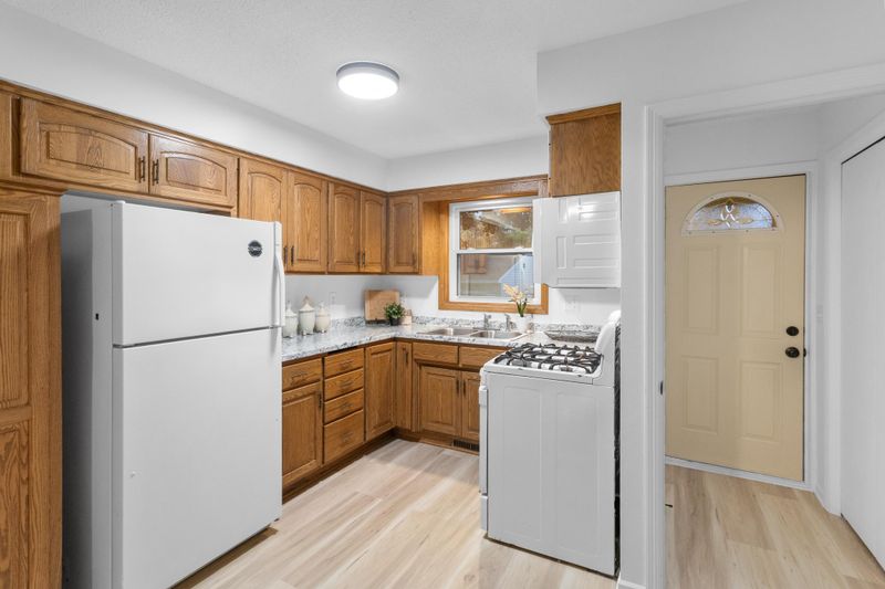 1843 Taylor Ave, Saint Paul, MN 55104