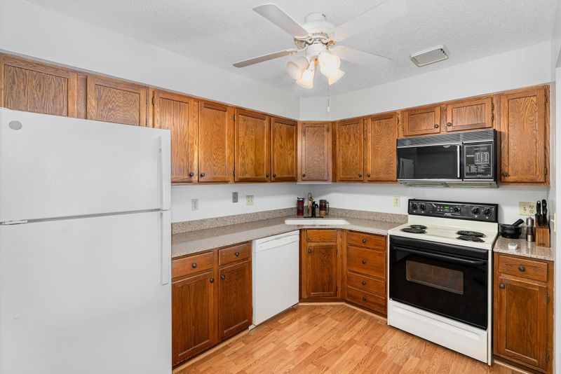 999 41st Ave NE #311, Columbia Heights, MN 55421
