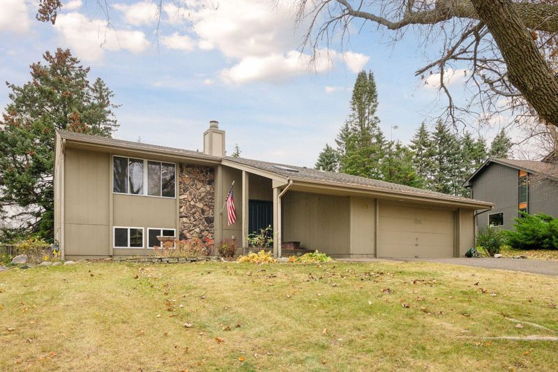 615 Windemere Curve N, Plymouth, MN 55441