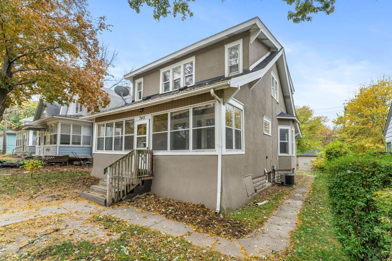 745 Oakdale Ave, Saint Paul, MN 55107