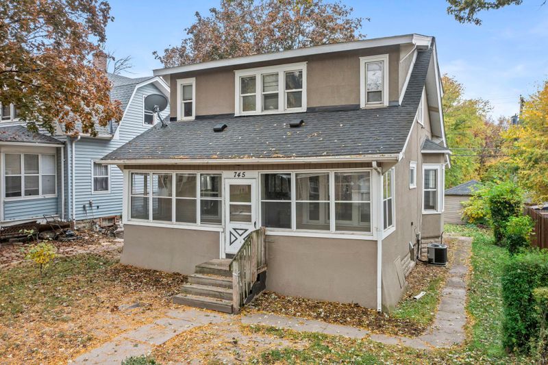 745 Oakdale Ave, Saint Paul, MN 55107