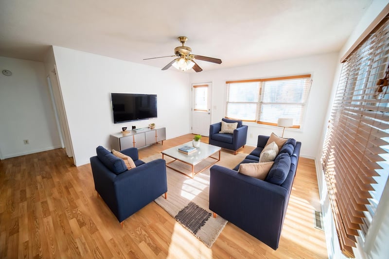 115 W Center St, Oronoco, MN 55960