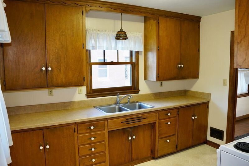 113 E 4th St, Monticello, MN 55362