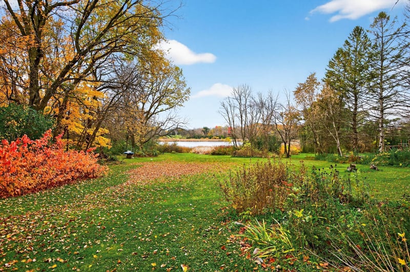 915 N Brown Rd, Orono, MN 55356