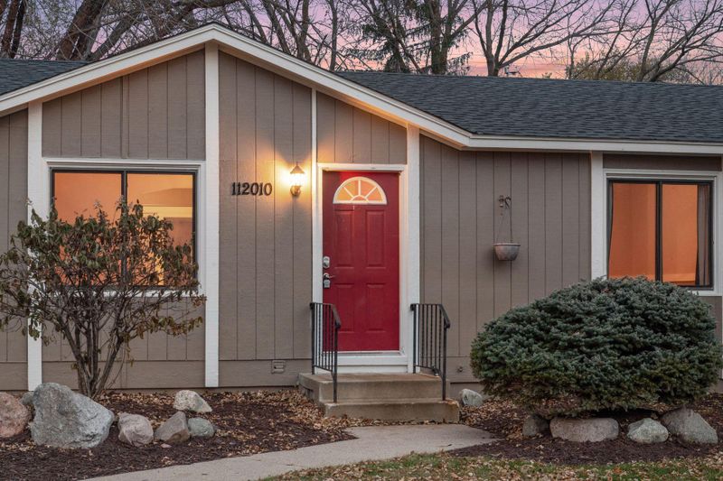 112010 Faber Ln, Chaska, MN 55318