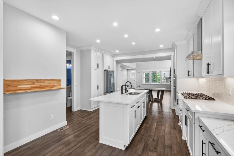 15664 Cobblestone Lake Pw, Apple Valley, MN 55124
