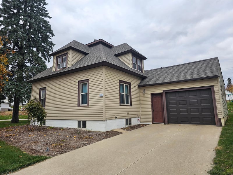 170 1st St SW, Spring Grove, MN 55974