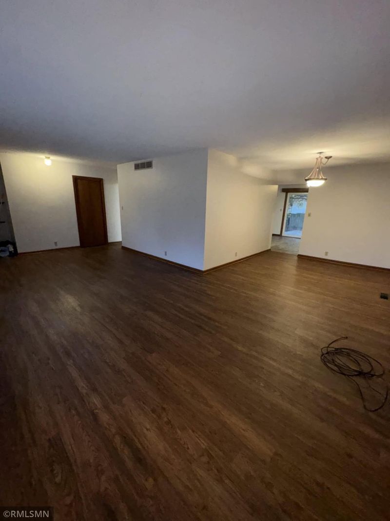 20 Camelot Dr, Mankato, MN 56001