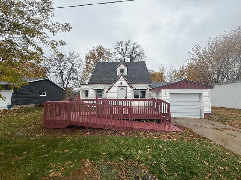 420 Milkyway St N, Cosmos, MN 56228