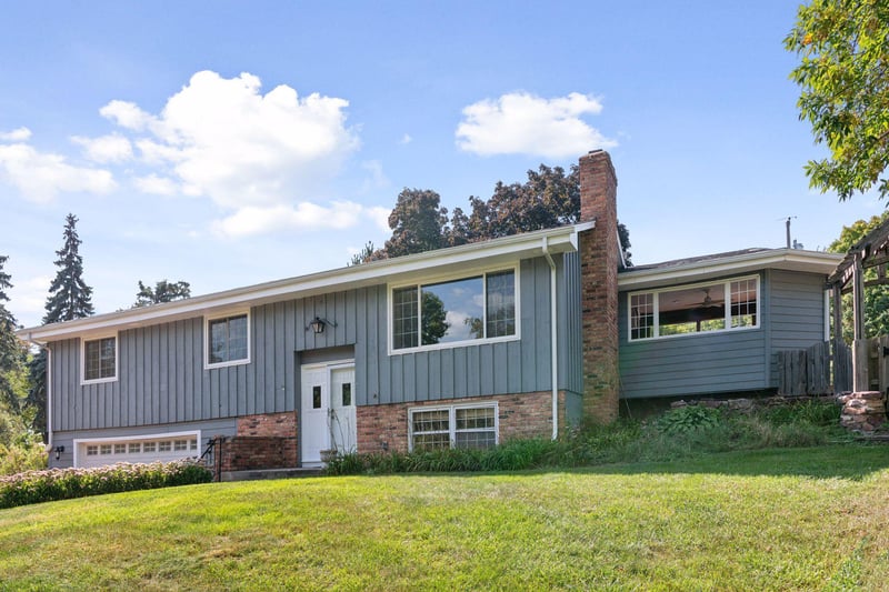 6330 Cypress Dr, Chanhassen, MN 55331