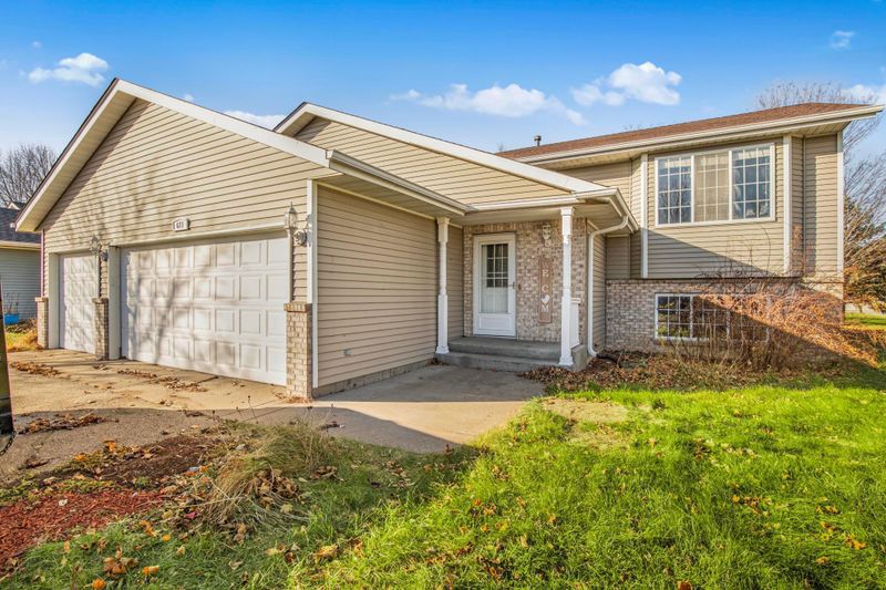 611 3rd Ave NE, Saint Joseph, MN 56374