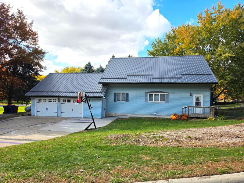 50517 286th Ave, Elgin, MN 55932