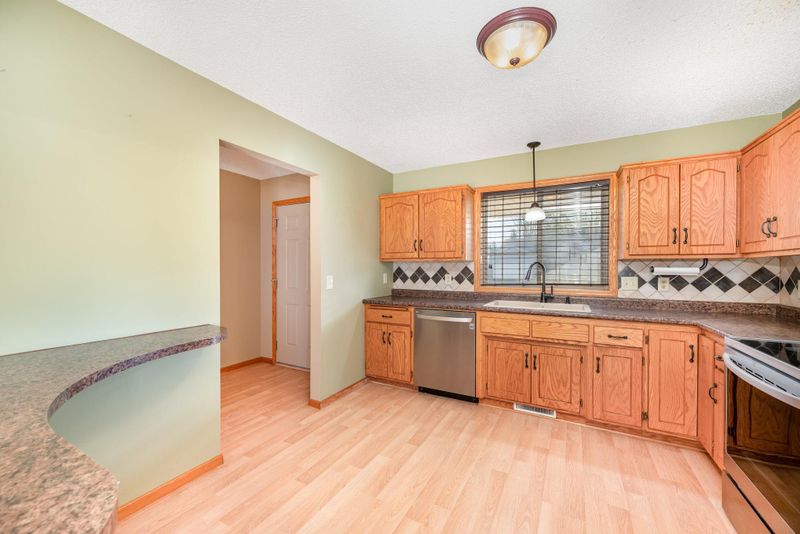 335 Bluestem Ave, Shakopee, MN 55379