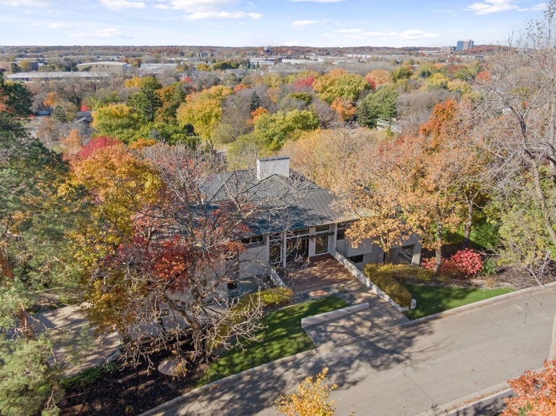 12 Overholt Ps, Edina, MN 55439