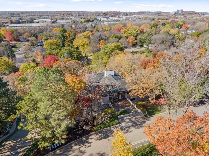 12 Overholt Ps, Edina, MN 55439