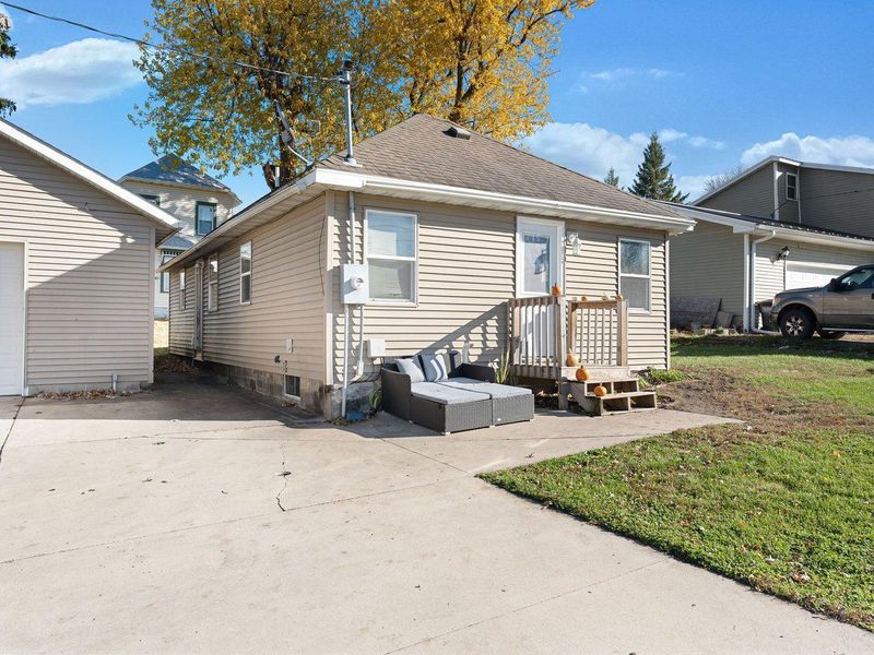 313 Mill St S, Waterville, MN 56096