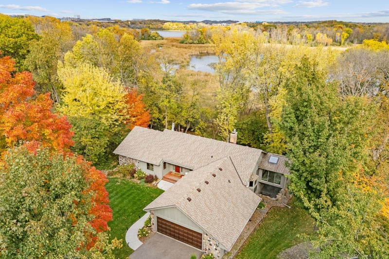 8739 Bentwood Dr, Eden Prairie, MN 55344