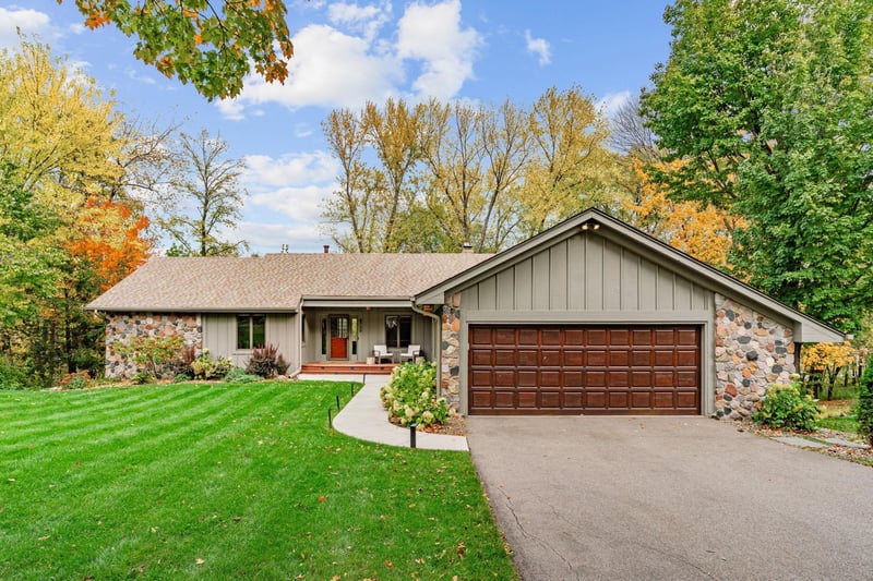 8739 Bentwood Dr, Eden Prairie, MN 55344