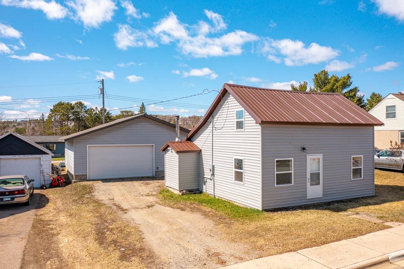 25 4th Ave, Soudan, MN 55782
