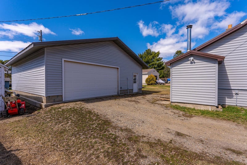 25 4th Ave, Soudan, MN 55782