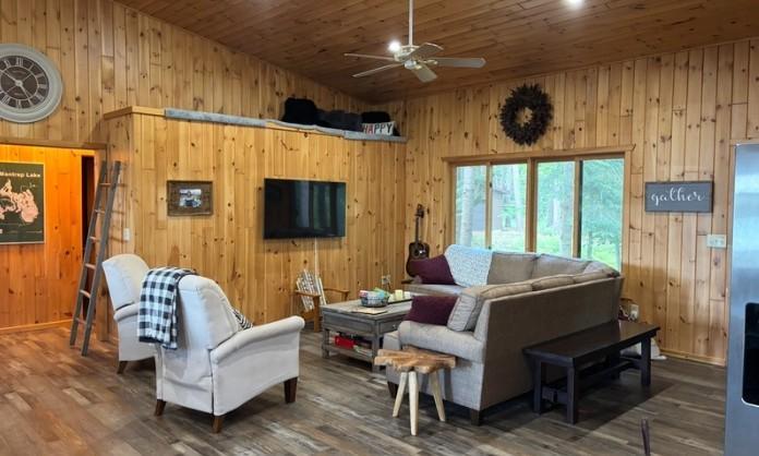 21515 Jack Pine Ln, Nevis, MN 56467