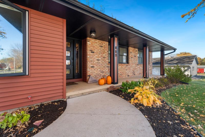 957 Miles Dr, Worthington, MN 56187
