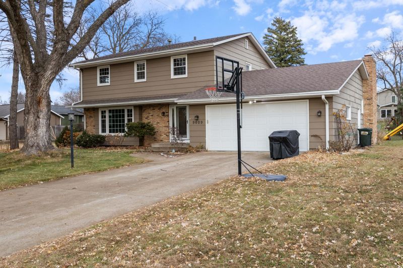 9609 Vincent Ave S, Bloomington, MN 55431