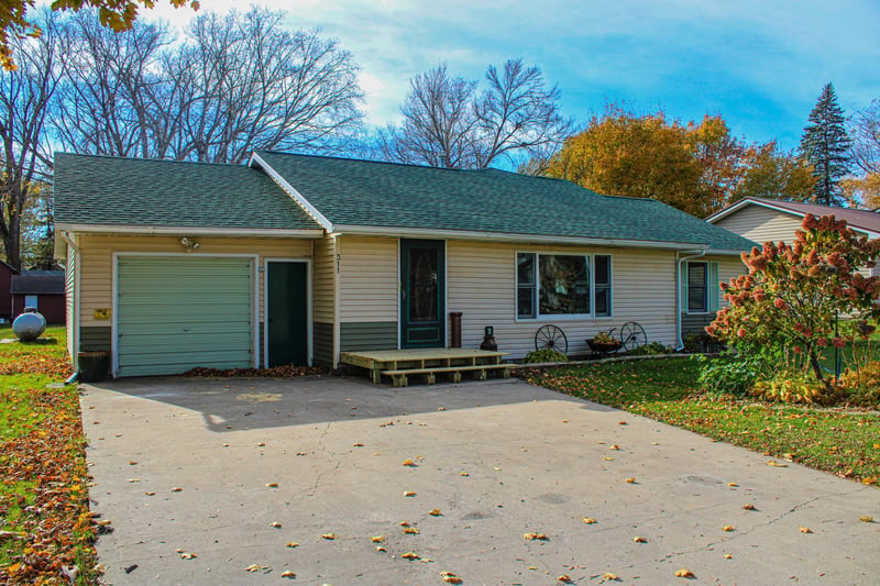 311 Carolina Ave, Hoffman, MN 56339