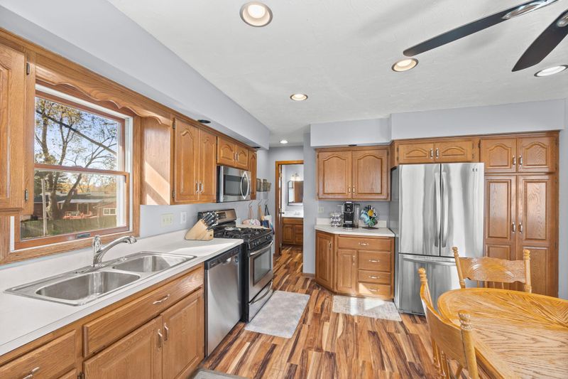 6105 Upper Afton Cir, Woodbury, MN 55125