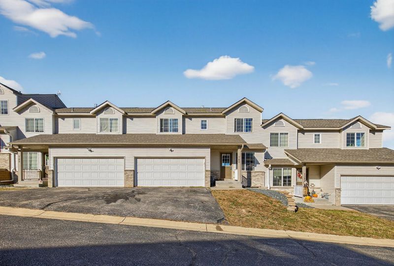 740 Baylee Pl SW, Pine Island, MN 55963