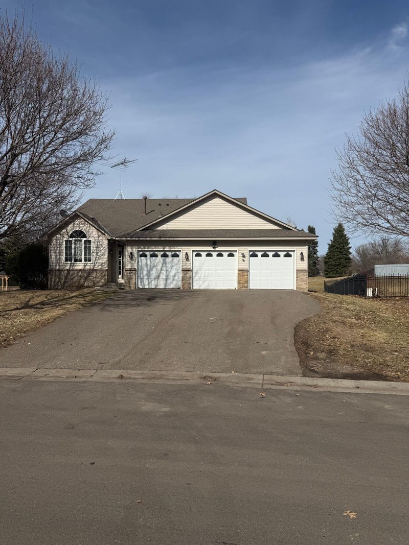 4426 Ladyslipper Ave N, Brooklyn Park, MN 55443