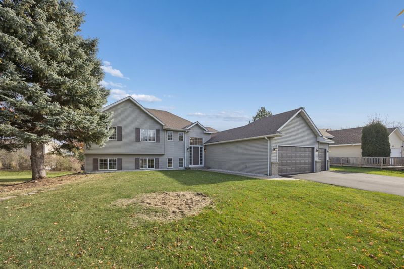 13409 Parkwood Dr, Burnsville, MN 55337