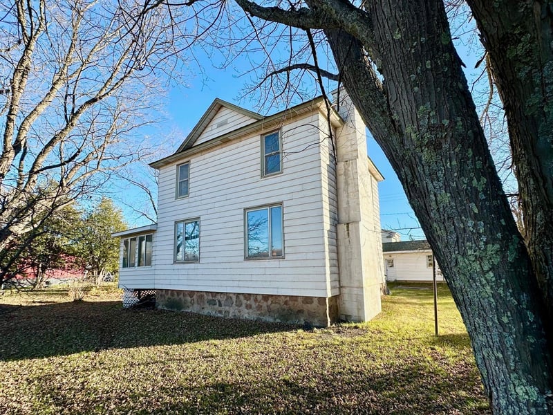 602 Corey Ave, Coleraine, MN 55722
