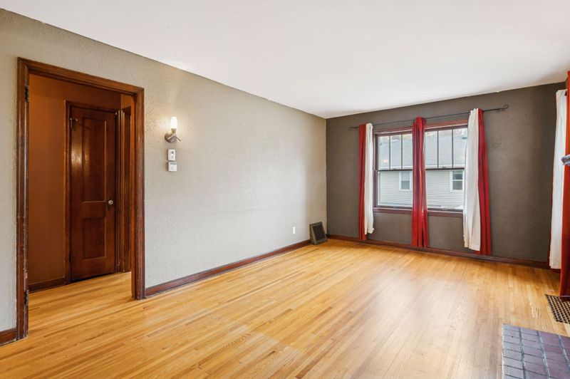 833 Summit Ave, Saint Paul Park, MN 55071