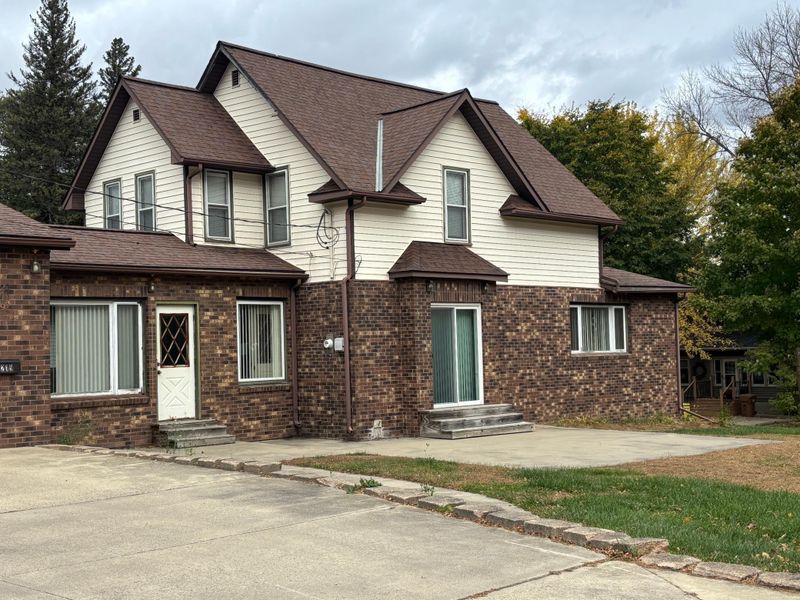 219 S 9th St, Montevideo, MN 56265