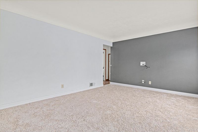 2466 Clearview Ave, Mounds View, MN 55112