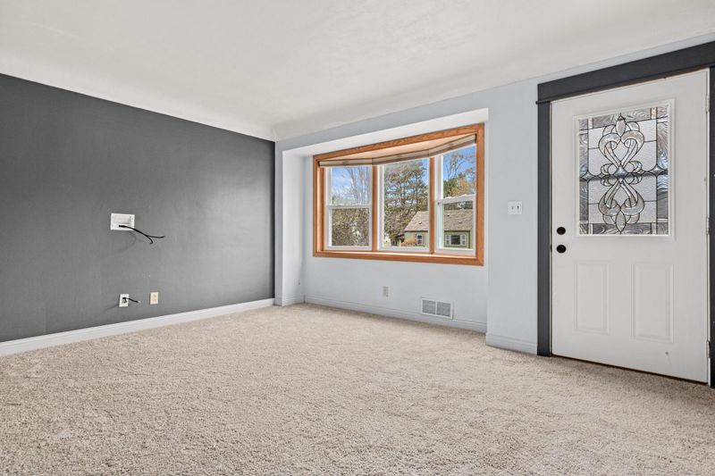 2466 Clearview Ave, Mounds View, MN 55112