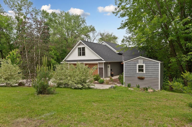 5121 Dudley Lake Pa, Faribault, MN 55021