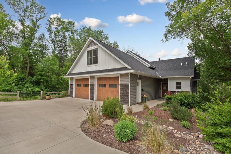5121 Dudley Lake Pa, Faribault, MN 55021