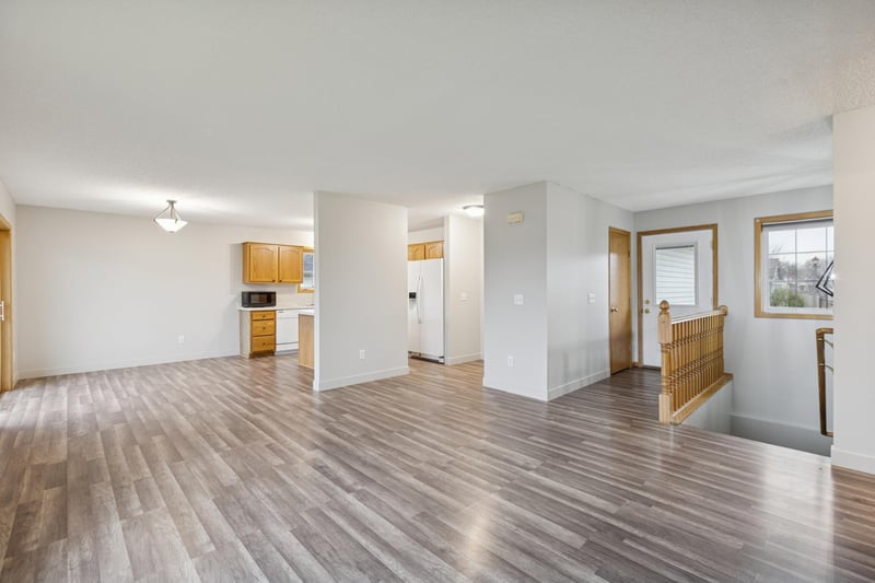 110 Summerfield Dr, Waverly, MN 55390