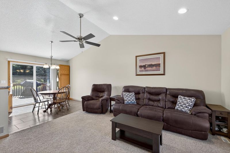 1306 6th St NE, Stewartville, MN 55976