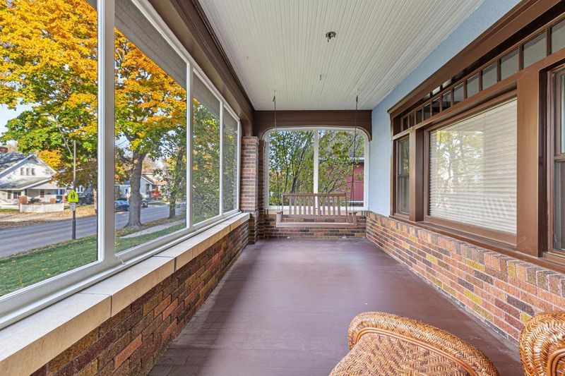 233 E School St, Owatonna, MN 55060