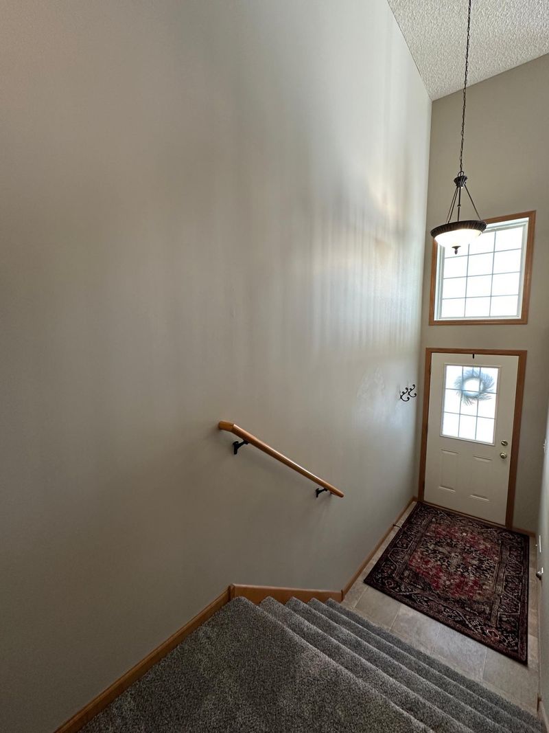 15575 Early Bird Cir, Apple Valley, MN 55124