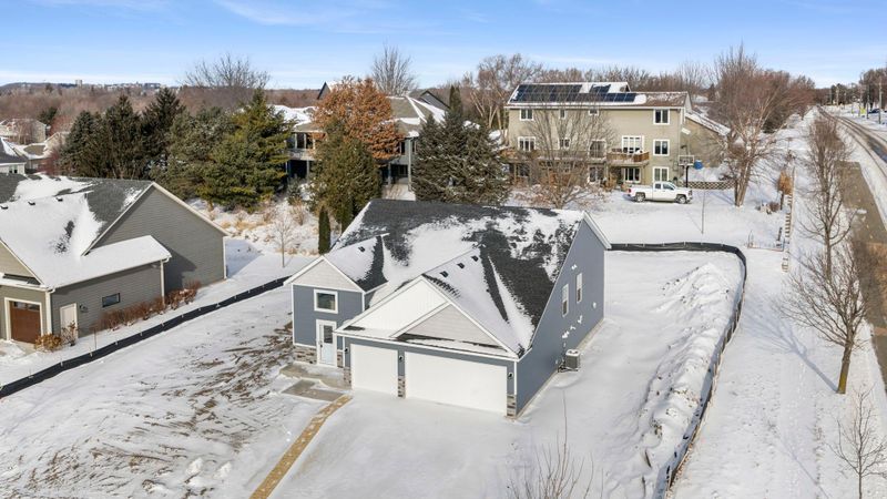 609 Afton Dr, Northfield, MN 55057