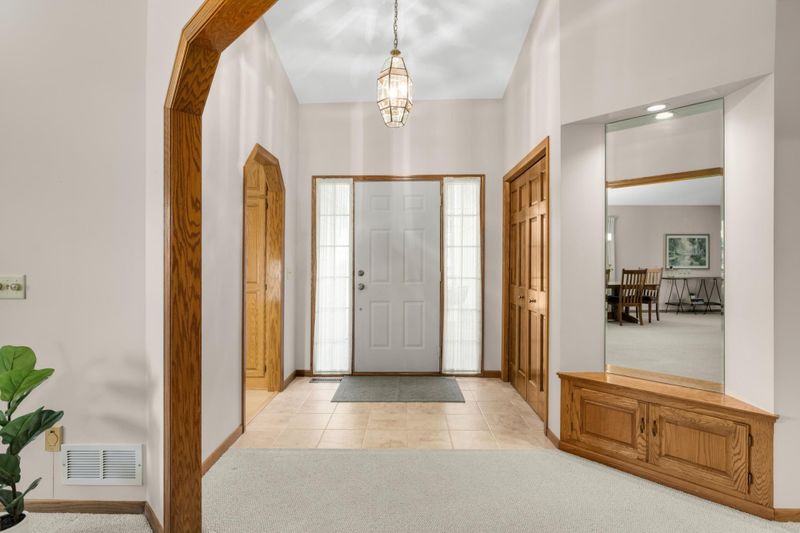 1089 Serene Ct, Shoreview, MN 55126
