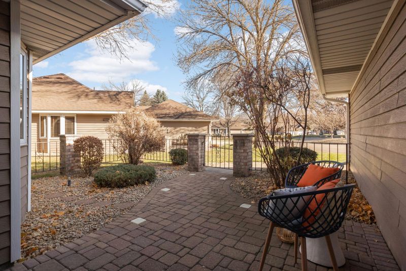 1089 Serene Ct, Shoreview, MN 55126