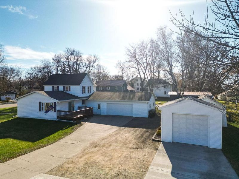 421 6th St, Albany, MN 56307