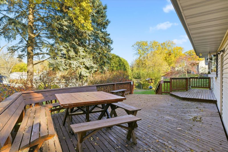 447 Transit Ave, Roseville, MN 55113