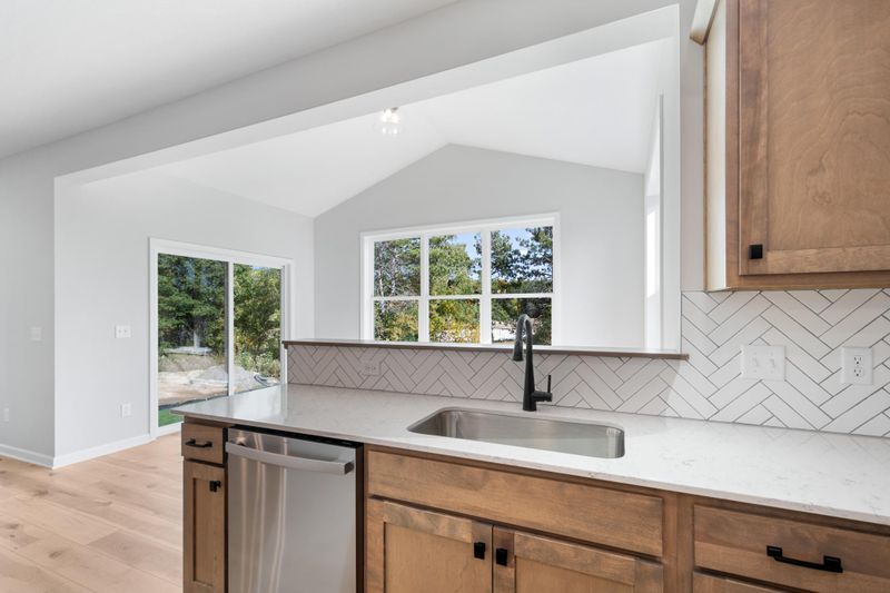 6583 Bellflower Dr, Minnetrista, MN 55331