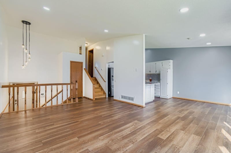 4035 Silver Lake Rd NE, Saint Anthony, MN 55421